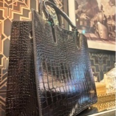 【芸能人多数愛用? 目玉商品　クロコトートバッグ】
