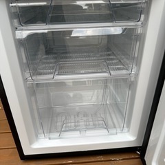 極美品2022年製】ノンフロン冷凍冷蔵庫142L ブラック