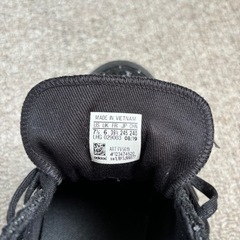 adidas  キラキラスニーカー
の画像