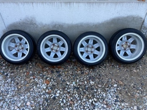 車のパーツ タイヤ、ホイール