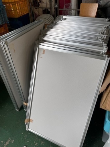 7/3までに引取できる方⚠️塾で使用していた物になります☆折りたたみ机、パーテーション、チェア☆まとめになります。