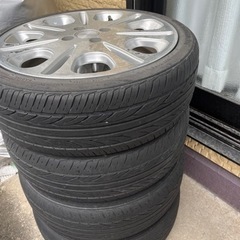 車のパーツ タイヤ、ホイール