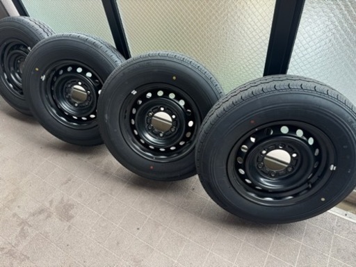 ハイエース　新車外し　純正タイヤ、ホイール