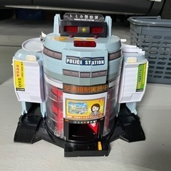 トミカ　消防署と警察署の2つセットの画像