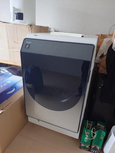 シャープドラム式洗濯機、ドライヤー付き　ES-W113