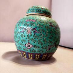景徳鎮製中国古玩蓋付き茶壺の画像