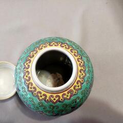 景徳鎮製中国古玩蓋付き茶壺の画像