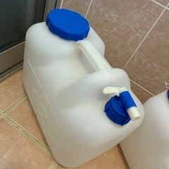 水タンク(コック付き)