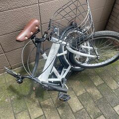 リサイクルショップどりーむ荒田店 No1323 折りたたみ自転車　ギア切り替え付き♪　２０インチ　折りたたみ可能で便利♪の画像