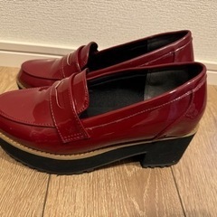 【最終値下げ&お渡し場所変更あり 】 靴　ローファー　赤色　　の画像