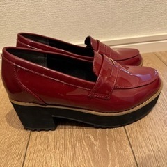 【最終値下げ&お渡し場所変更あり 】 靴　ローファー　赤色　　の画像