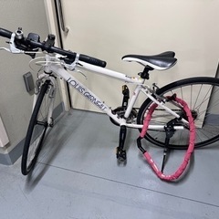 自転車 クロスバイクの画像