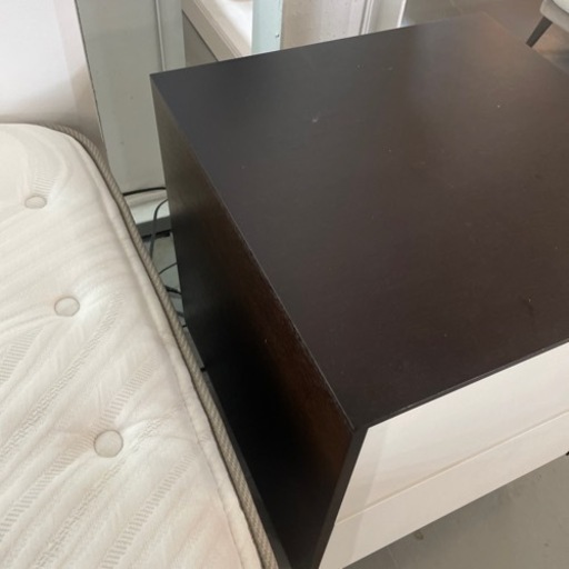 ナイトテーブル　大塚家具