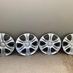 車のパーツ タイヤ、ホイール
