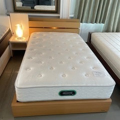 セミダブルベッド