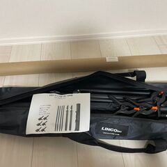 YABER Pro V7プロジェクター　100インチスクリーンとスタンドセットの画像