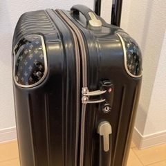 キャリーケース　スーツケースの画像