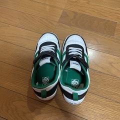 子供スニーカーの画像