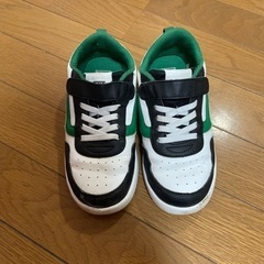 子供スニーカーの画像