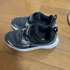 子供スニーカーの画像