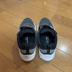 子供スニーカーの画像