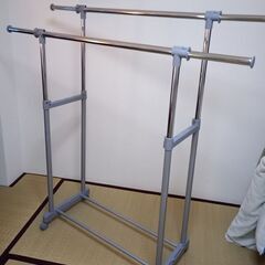 【終了】差し上げます：中古：ニトリの伸縮ハンガーラックの画像