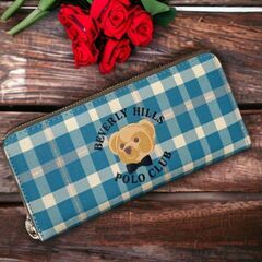定価3,190円❤️最終価格💖名古屋市千種のみ🤗💕ブランド財布🔯BEVERLY HILLS POLO CLUB🌟珍しいくまちゃん柄です🌟くまちゃん柄とチェックの青色が、とっても可愛いですよね(*^^*)美品ですが、多少のスレ等はあり、状態ランクは星5段階中4（新品ではないが、美品と言える）の画像