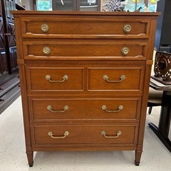 DREXEL HERITAGE ビンテージ サイドボード チェスト 85年製 アメリカDREXEL HERITAGE(ドレクセルヘリテイジ)社のウォールナット材