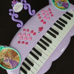 ディズニー　ラプンツェル　キーボード　おもちゃ