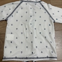 ラッシュガード 95センチ　の画像