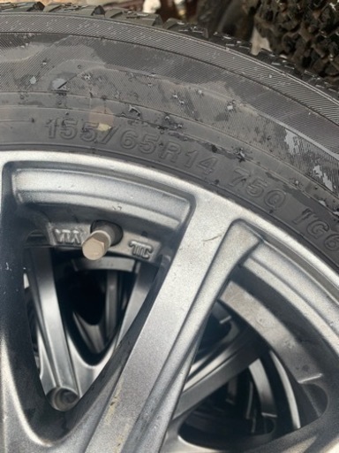 車のパーツ タイヤ、ホイール