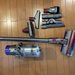 Dyson v8fluffy+ コードレス掃除機 V10の画像