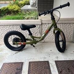 ストライダー　LOG KICKER カーキの画像