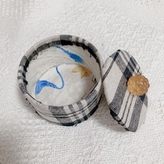 ハンドメイド　チェック柄　円形小物入れ　手作り　小物雑貨の画像
