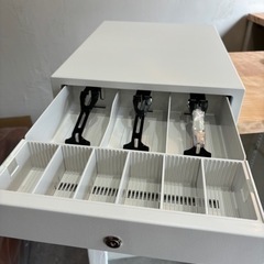 【未使用品】お届け可☆ 手動開閉式キャッシュドロア 電源不要の画像