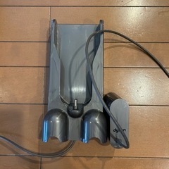 Dyson v8fluffy+ コードレス掃除機 V10の画像