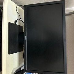 [決まりました]デスクトップモニター、キーボード、PCラック
