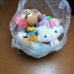 ぬいぐるみ　ミッキー　キティー　ピカチュウ　ミッフィーなど多数差し上げますの画像
