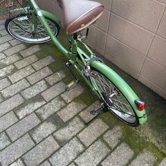 リサイクルショップどりーむ荒田店 No1326 自転車　２０インチ　ミニベロ　オシャレなマットカーキ～♪　ライト付き♪　鍵付き♪　乗りやすい低床フレーム♪の画像