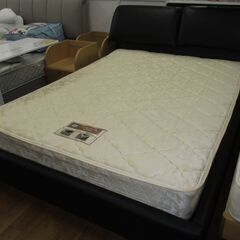 R054 Sealy マットレス、ダブルベッド、革調フレーム、全...