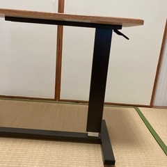 ニトリ　昇降サイドテーブルの画像