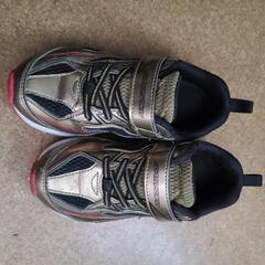 【お話中】スニーカー 19cm、サンダル18cm