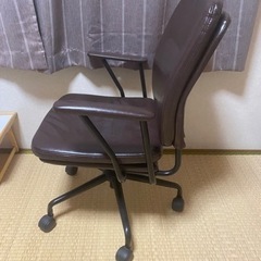 家具 椅子 ブラウンチェアの画像