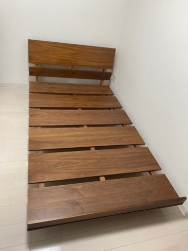 ベッドフレーム　セミダブルサイズ