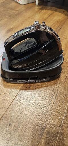 HITACHI コードレススチームアイロン(引取中)