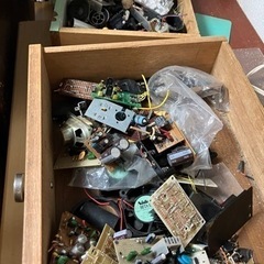 お話し中　導線、基盤、鉄屑の画像