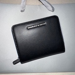 (ほぼ新品)CHARLES&KEITH財布