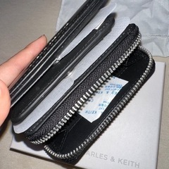 (ほぼ新品)CHARLES&KEITH財布の画像