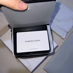 (ほぼ新品)CHARLES&KEITH財布の画像
