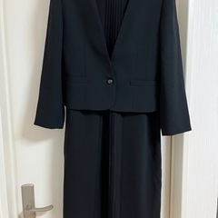 婦人用礼服の画像